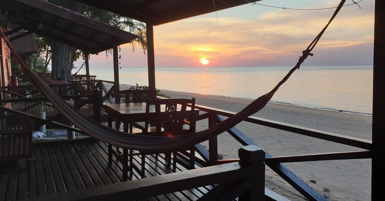 The Station Tioman Hotel Kampong Ayer Batang Exterior foto