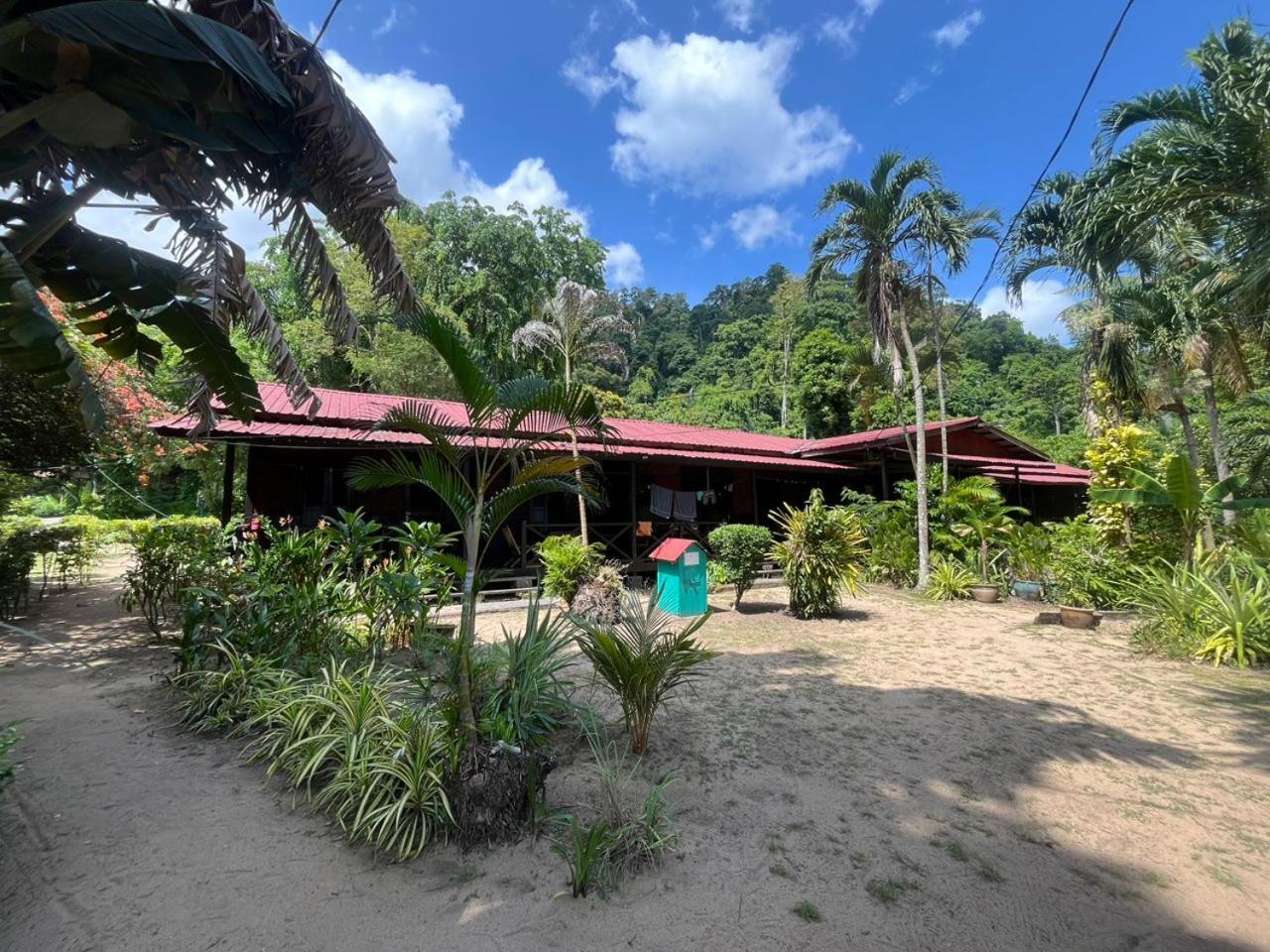 The Station Tioman Hotel Kampong Ayer Batang Exterior foto