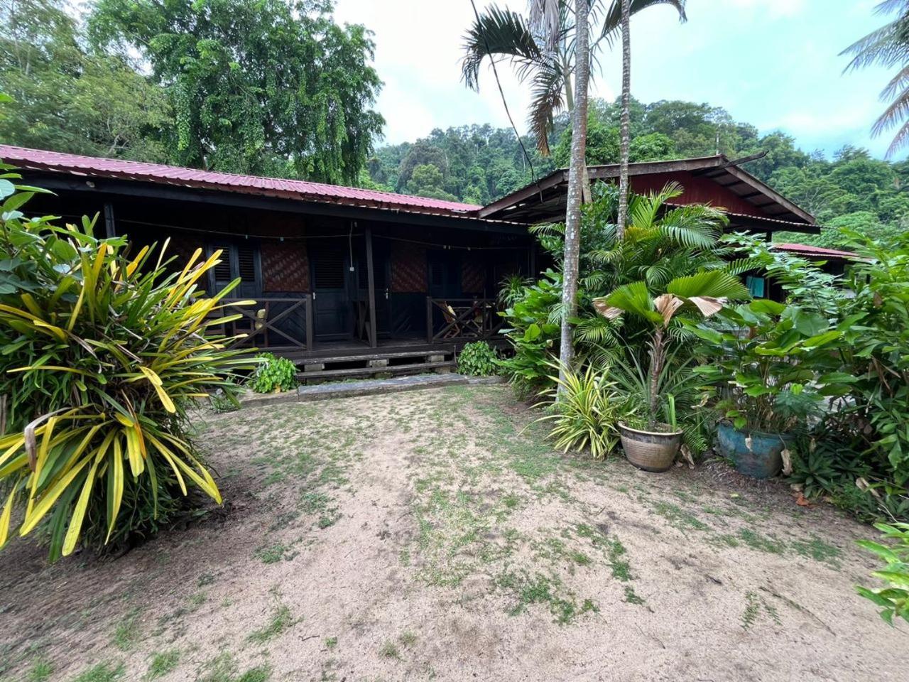 The Station Tioman Hotel Kampong Ayer Batang Exterior foto